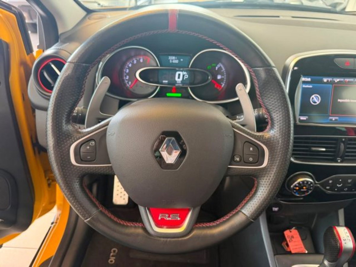 Renault Clio TCe 220CV EDC 5 porte Energy R.S. Trophy (9)