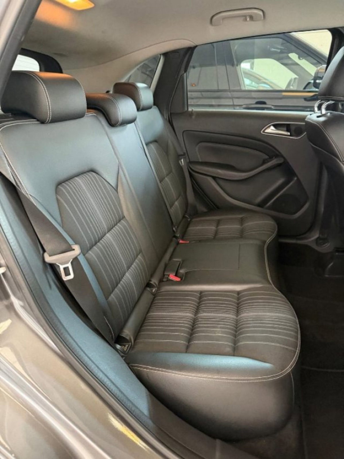 Mercedes-Benz Classe B 180 CDI BlueEFFICIENCY Premium (16)