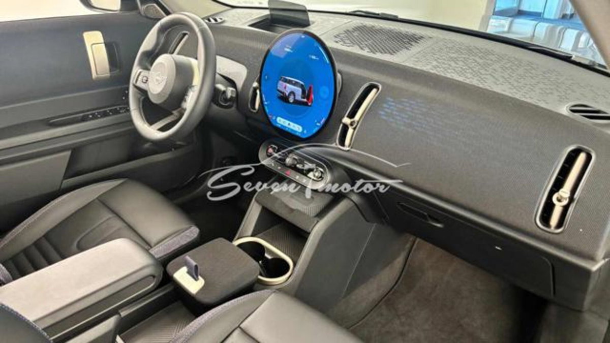 MINI Mini Countryman 1.5 48V C Classic auto (11)