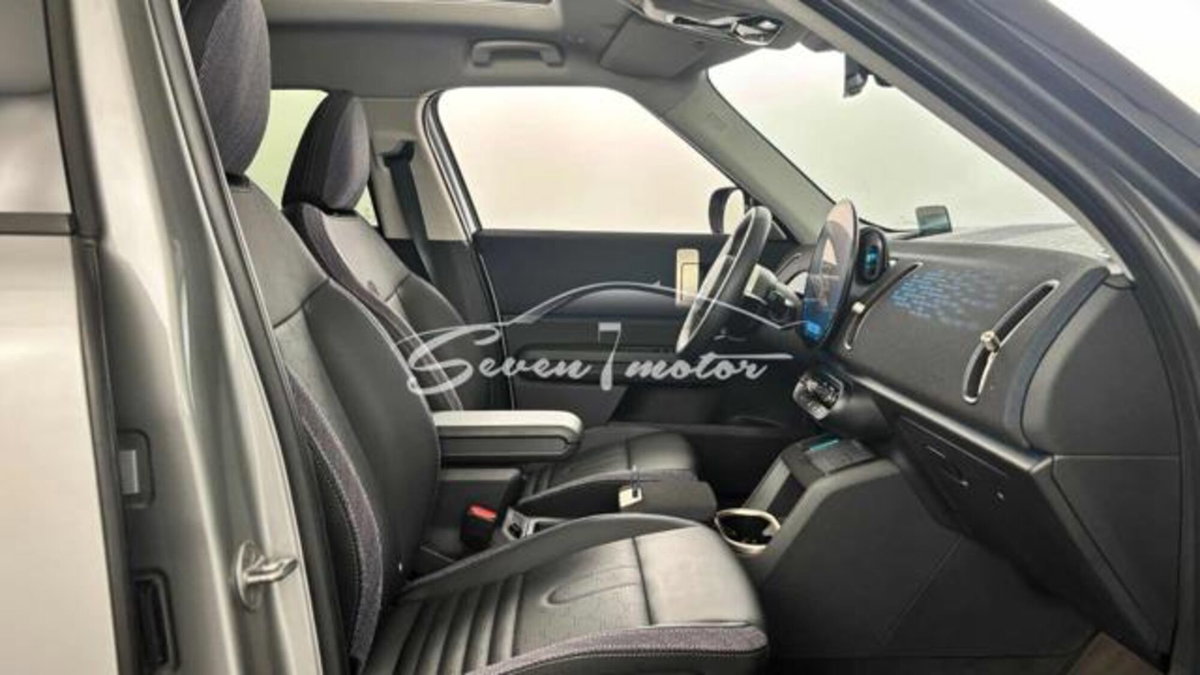 MINI Mini Countryman 1.5 48V C Classic auto (14)