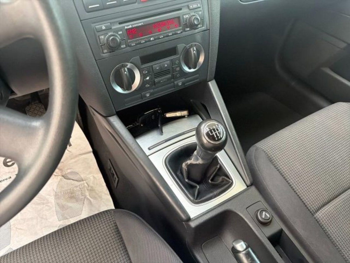 Audi A3 1.9 TDI Ambiente (11)