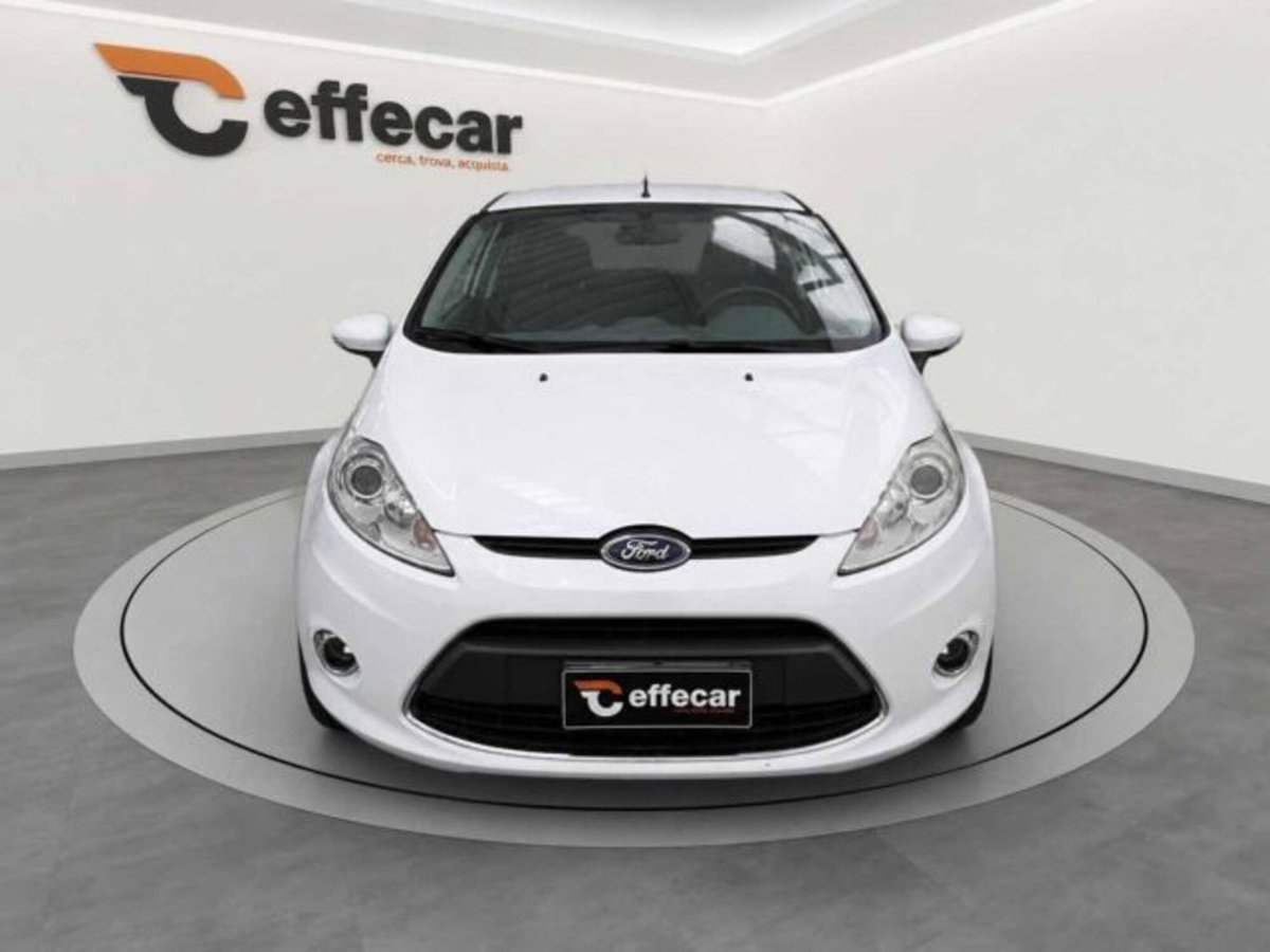 Ford Fiesta 1.4 3 porte Bz.- GPL Titanium (2)