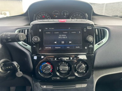 Lancia Ypsilon 1.0 FireFly 5 porte S&S Hybrid Ecochic Gold (12)