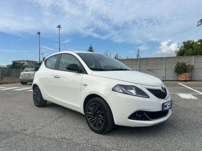 Lancia Ypsilon 1.0 FireFly 5 porte S&S Hybrid Ecochic Gold (3)