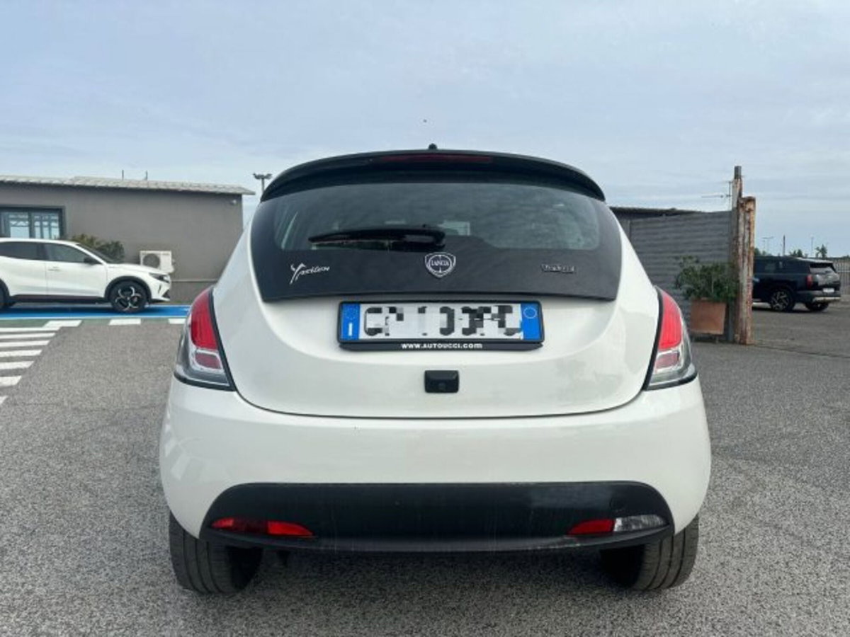 Lancia Ypsilon 1.0 FireFly 5 porte S&S Hybrid Ecochic Gold (6)