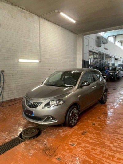 Lancia Ypsilon 1.0 FireFly 5 porte S&S Hybrid Ecochic Gold usata