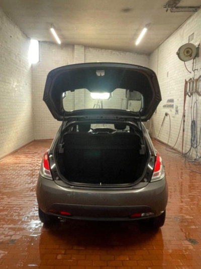 Lancia Ypsilon 1.0 FireFly 5 porte S&S Hybrid Ecochic Gold (14)