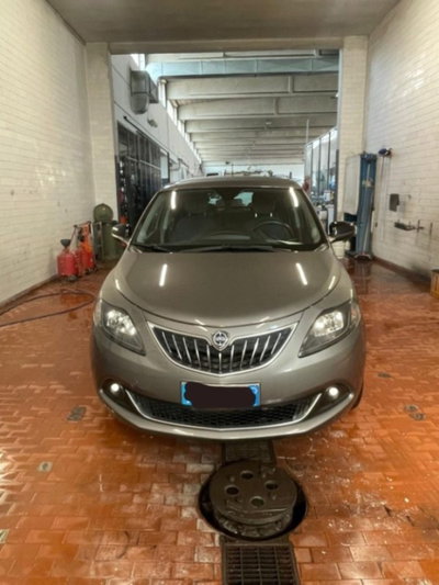 Lancia Ypsilon 1.0 FireFly 5 porte S&S Hybrid Ecochic Gold (16)