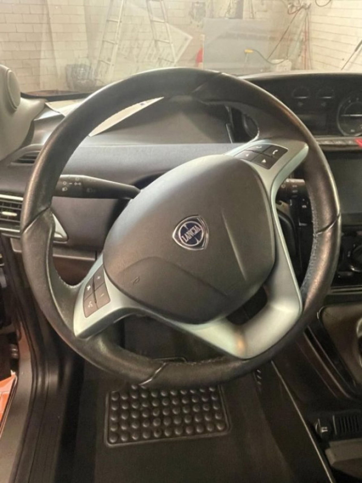 Lancia Ypsilon 1.0 FireFly 5 porte S&S Hybrid Ecochic Gold (6)