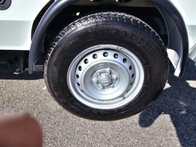 Nissan Navara 2.3 dCi 4WD King Cab Visia (13)
