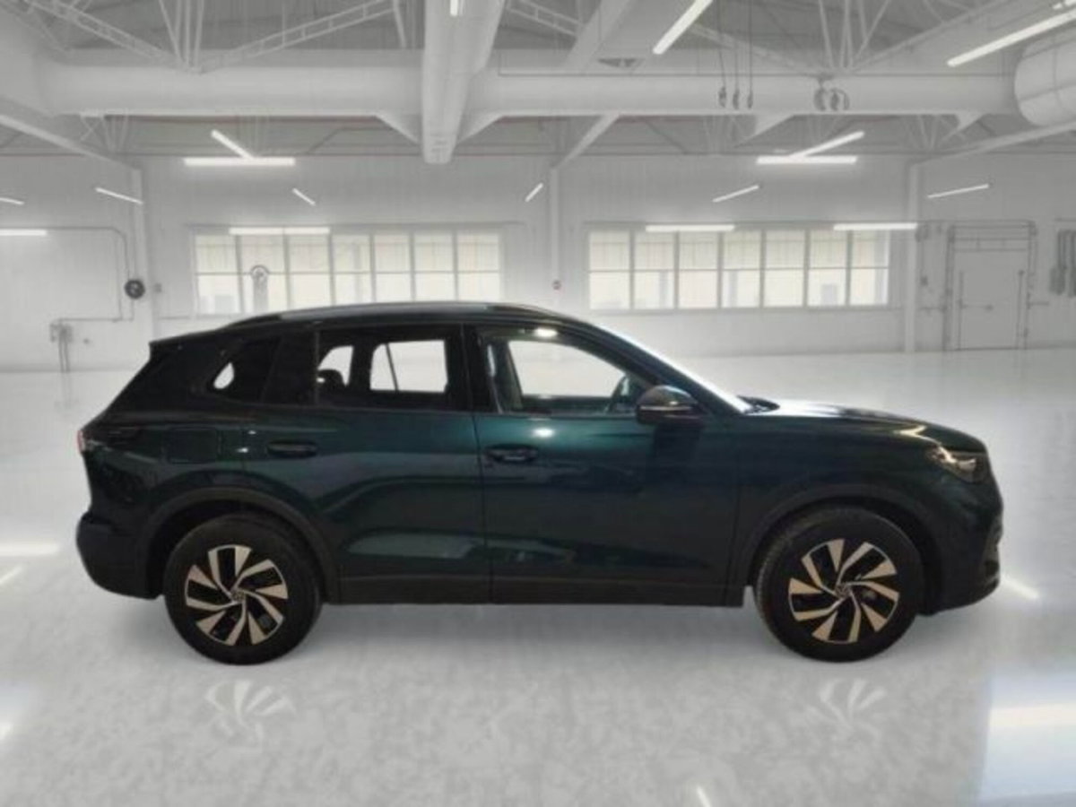 Volkswagen Tiguan 1.5 etsi Edition 130cv dsg (5)