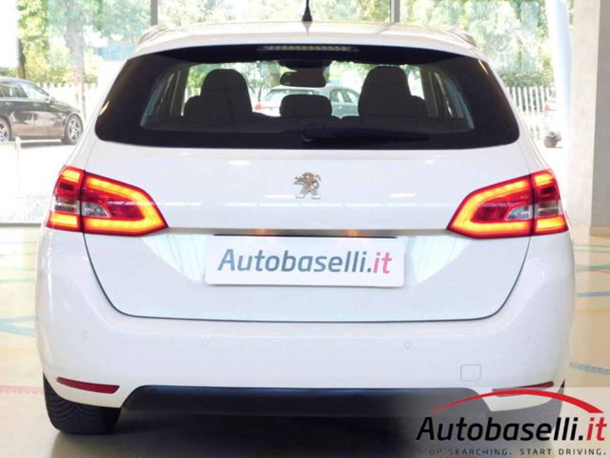 Peugeot 308 SW 1.6 e-HDi 115 CV Stop&Start Allure (13)