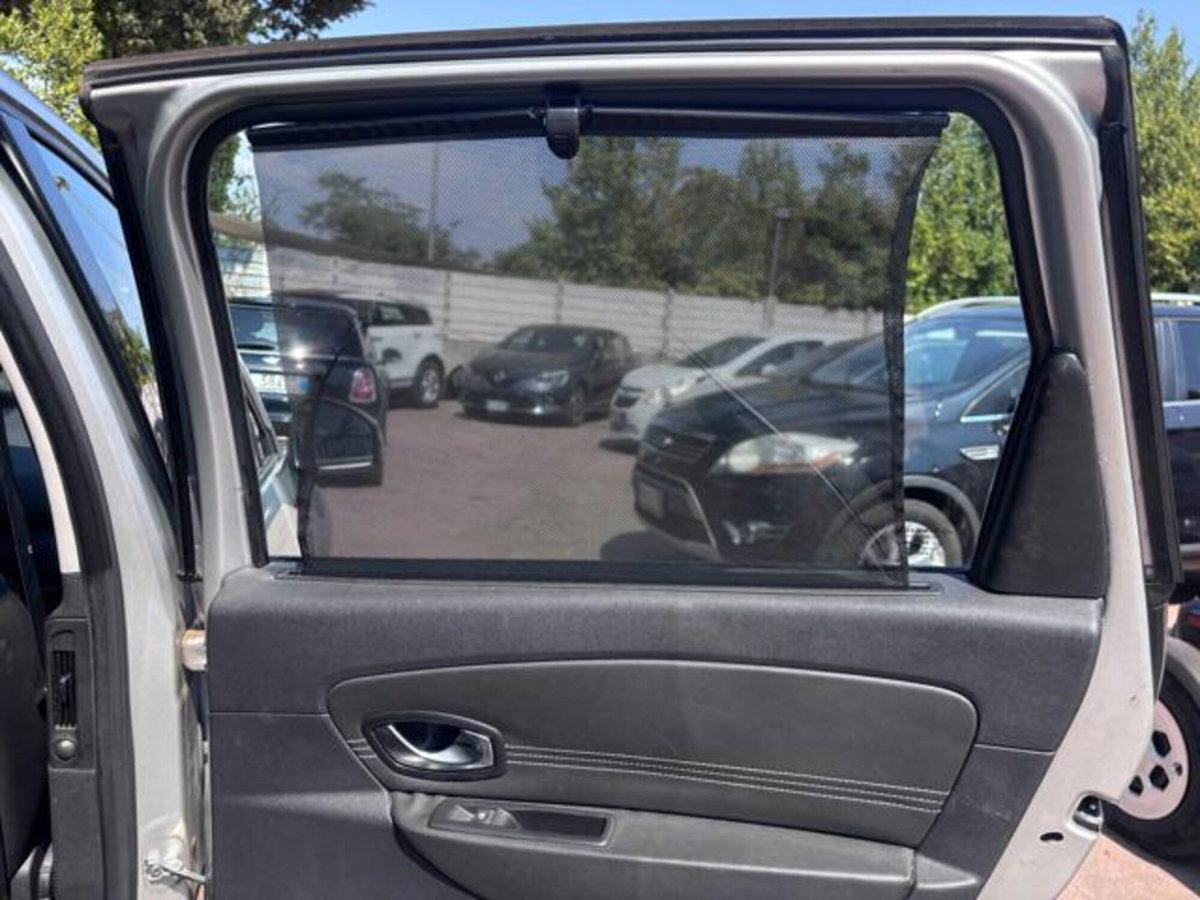 Renault Scenic E-Tech Electric 1.5 dCi 110CV Luxe (12)