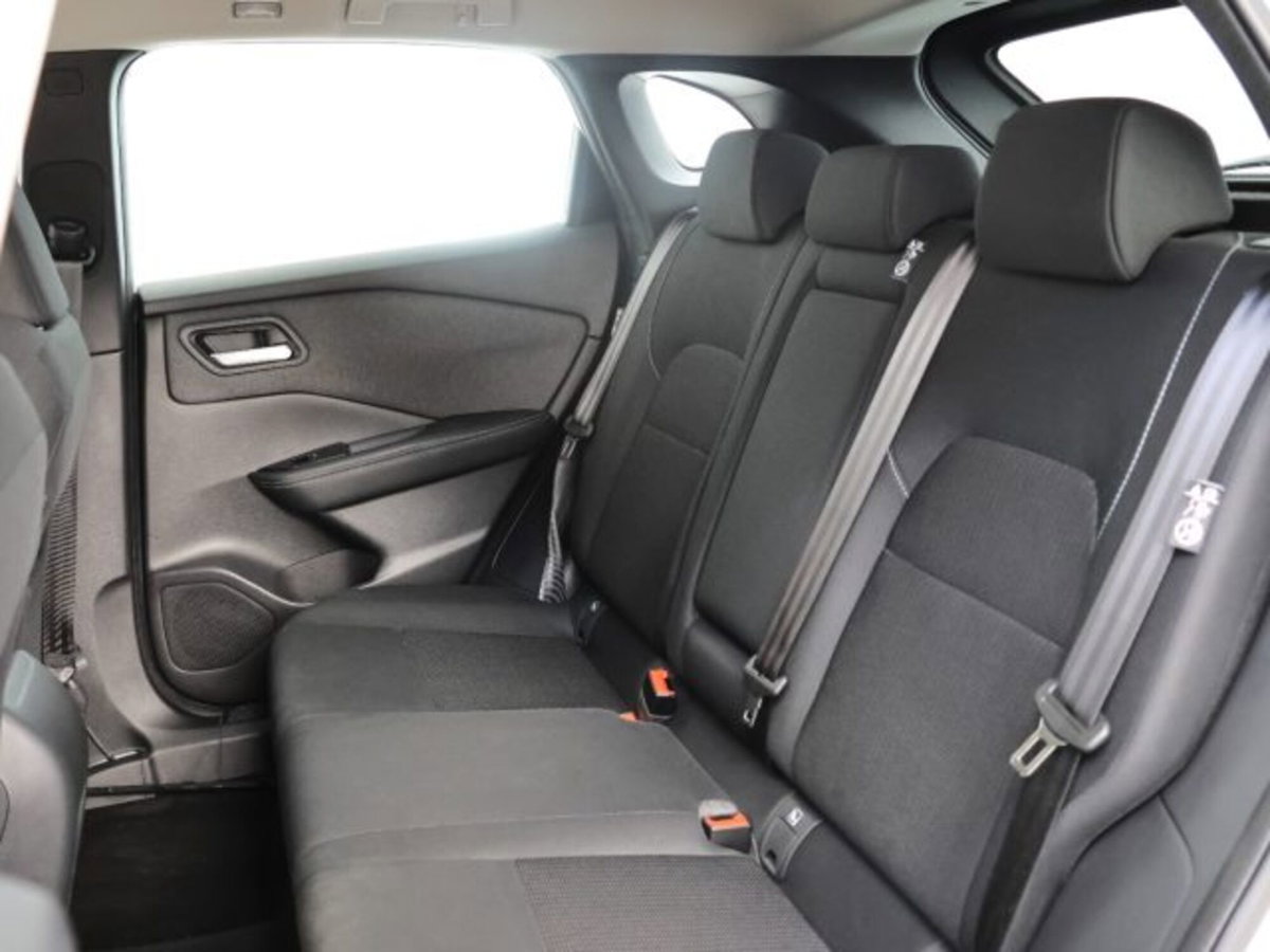 Nissan Qashqai 1.3 DIG-T 140 CV Acenta Premium (10)