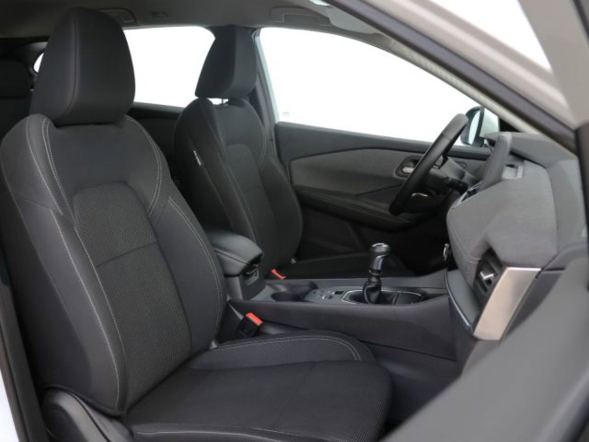 Nissan Qashqai 1.3 DIG-T 140 CV Acenta Premium (11)