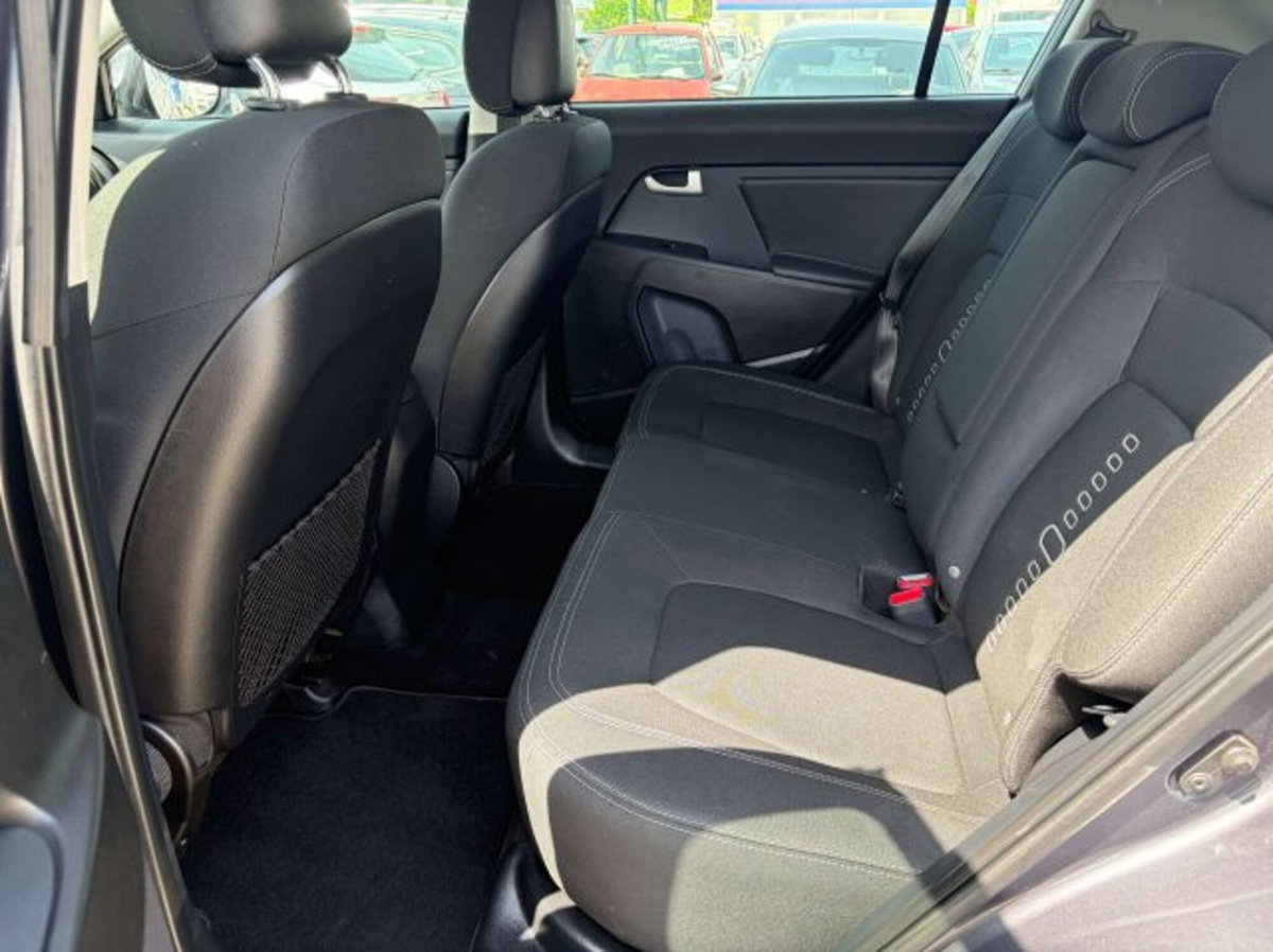 Kia Sportage 1.7 CRDI 2WD Class (8)