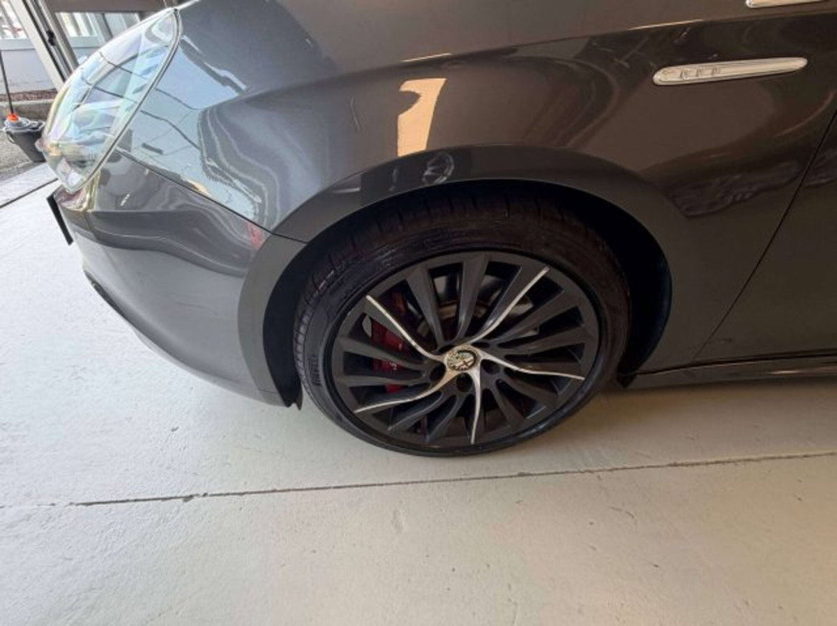Alfa Romeo Giulietta 1750 tbi Quadrifoglio Verde 235cv (14)
