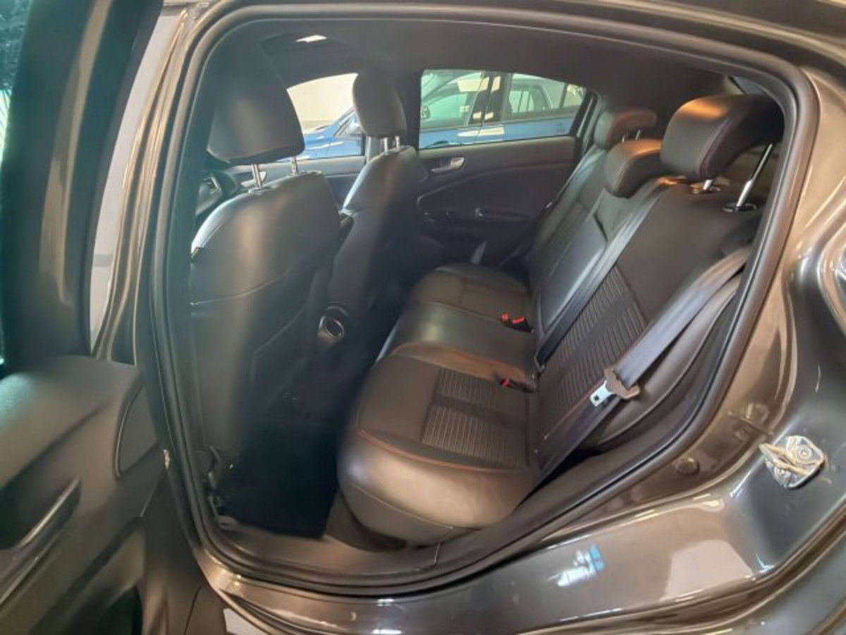 Alfa Romeo Giulietta 1750 tbi Quadrifoglio Verde 235cv (8)