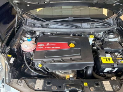 Alfa Romeo Giulietta 1750 tbi Quadrifoglio Verde 235cv (9)