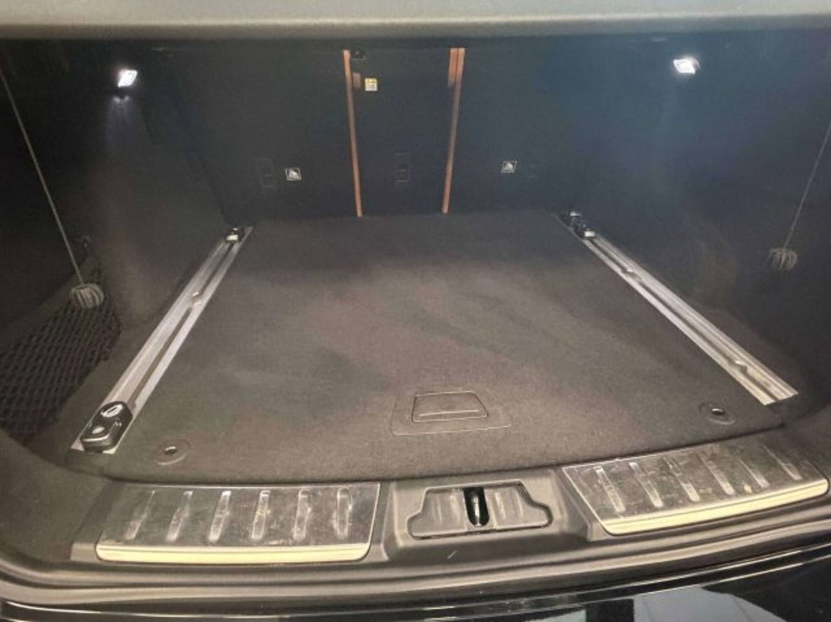 Jaguar F-Pace 2.0 D 180 CV AWD Prestige (15)