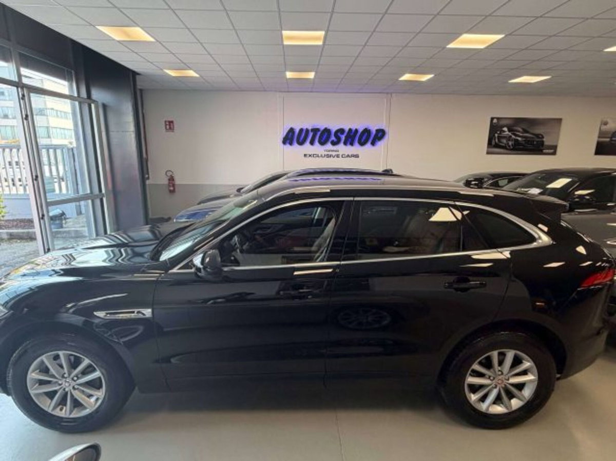 Jaguar F-Pace 2.0 D 180 CV AWD Prestige (2)