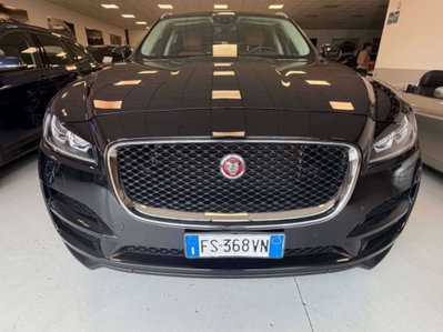 Jaguar F-Pace 2.0 D 180 CV AWD Prestige (5)