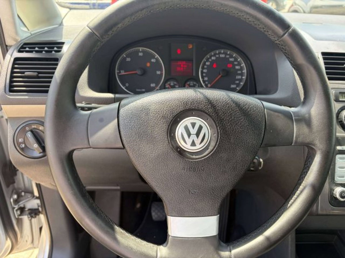 Volkswagen Touran TDI 105CV Trendline (11)