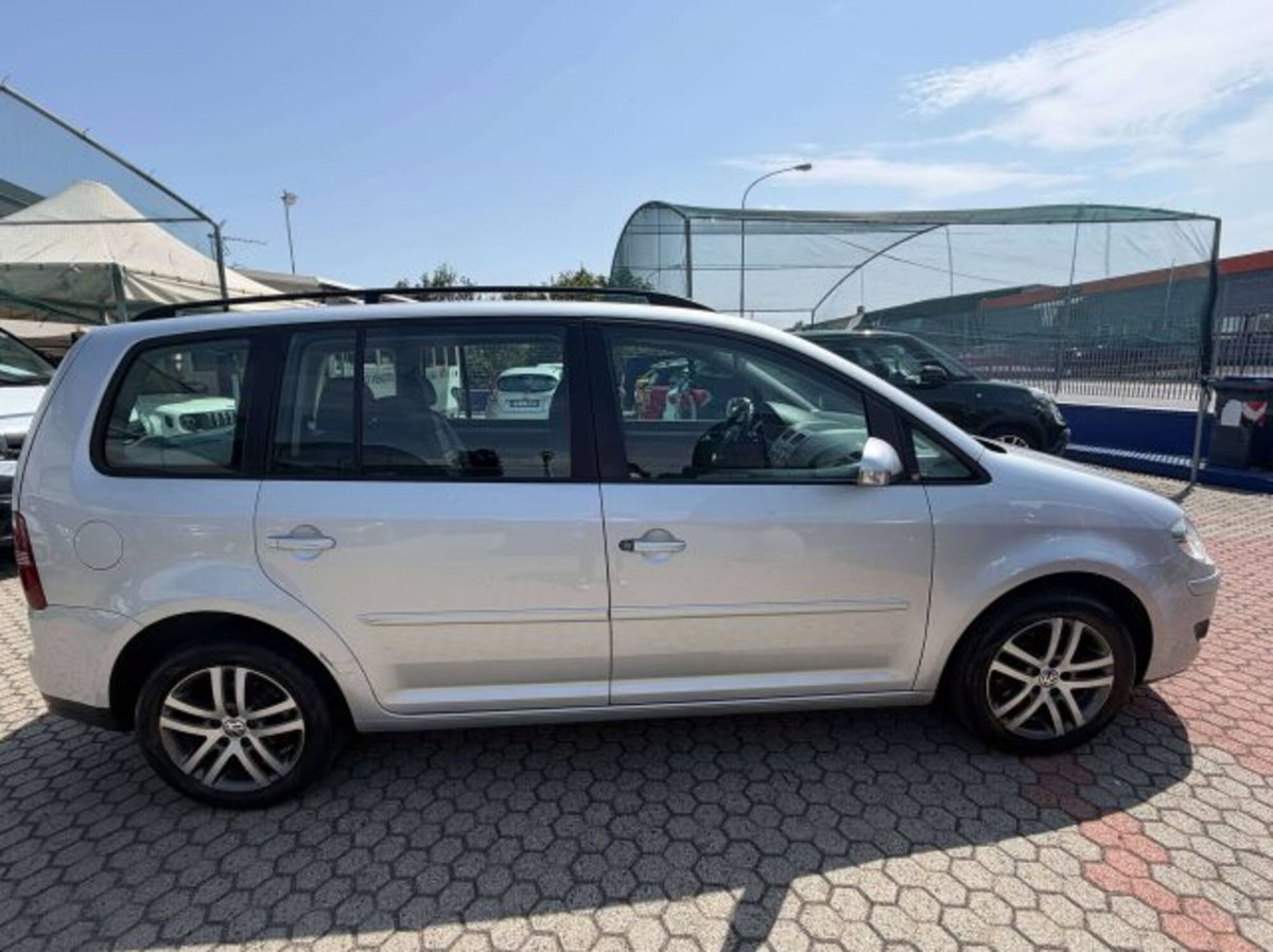 Volkswagen Touran TDI 105CV Trendline (4)