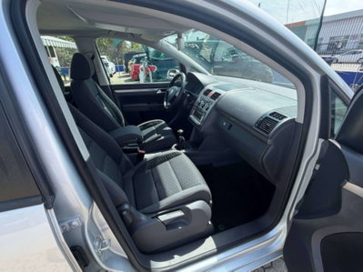 Volkswagen Touran TDI 105CV Trendline (6)