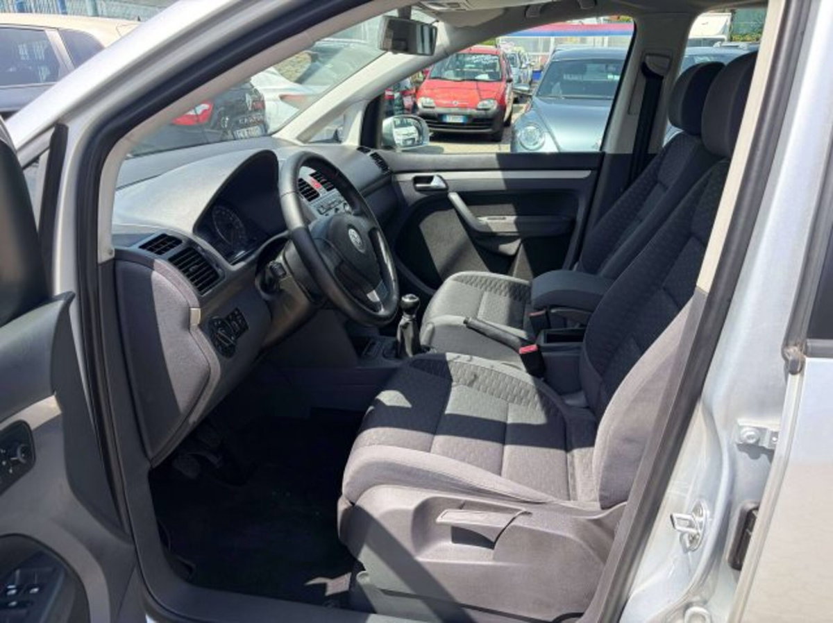 Volkswagen Touran TDI 105CV Trendline (8)