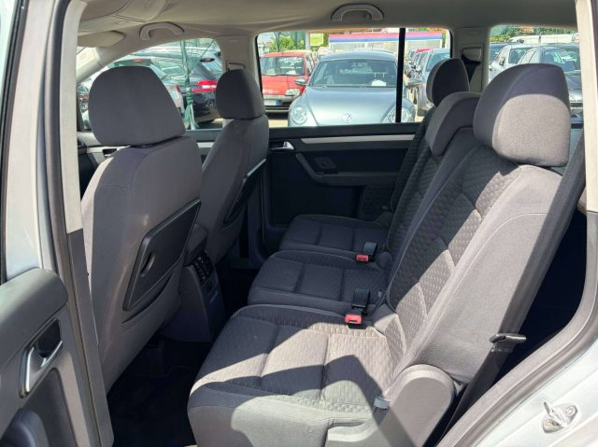 Volkswagen Touran TDI 105CV Trendline (9)