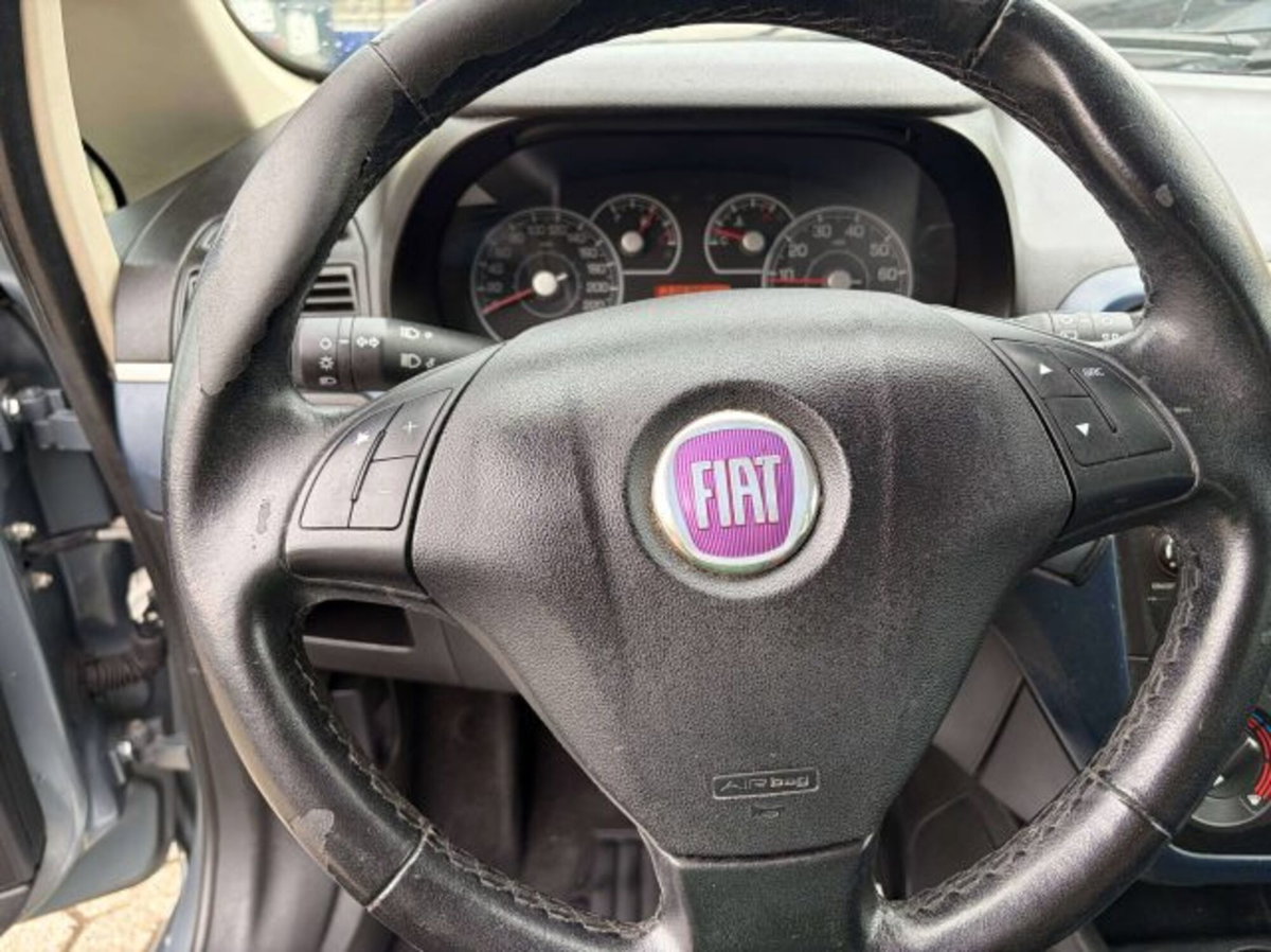 Fiat Grande Punto 1.3 MJT 75 CV 5 porte Active (11)