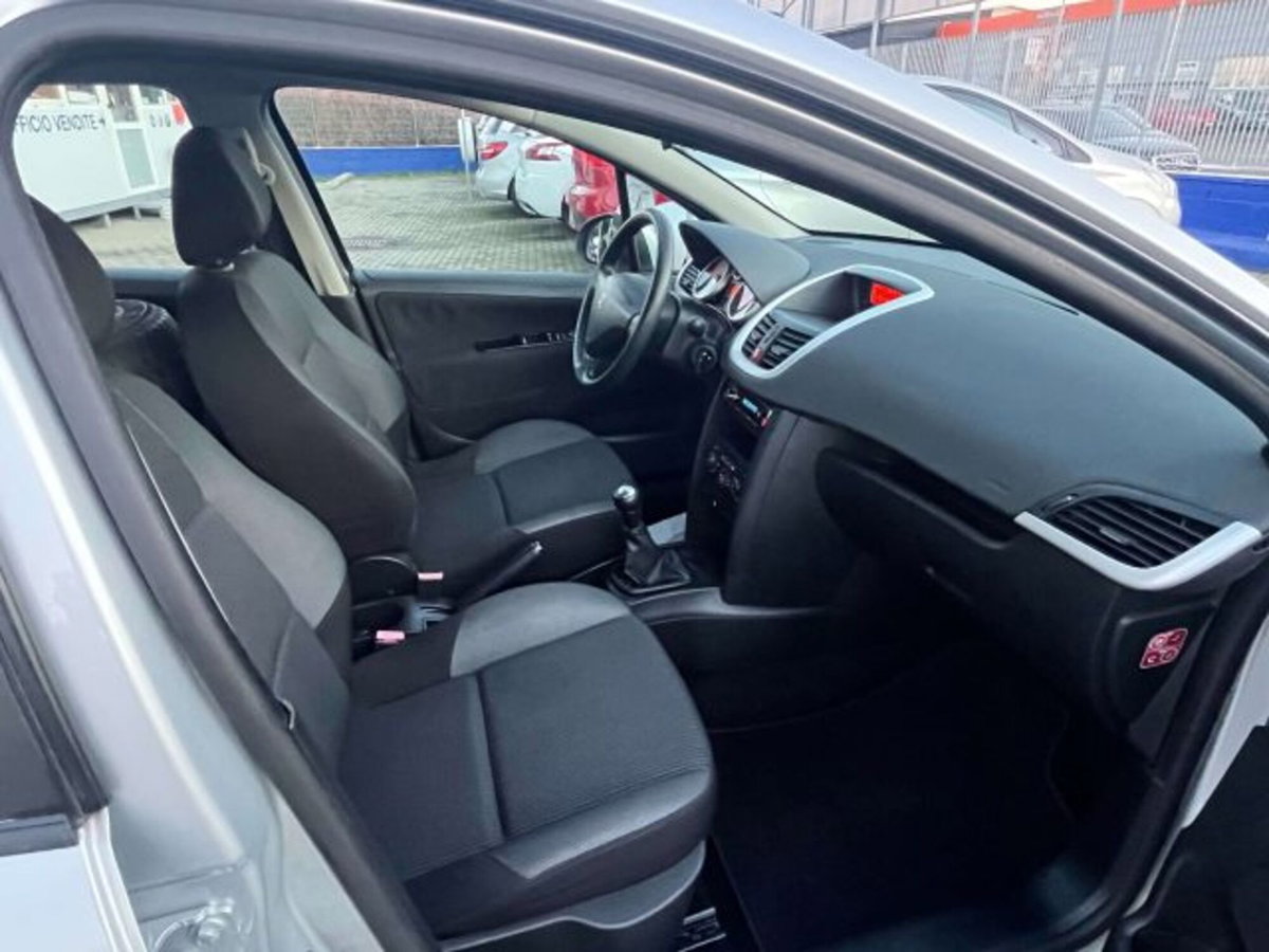 Peugeot 207 SW 8V HDi 93CV Access (3)