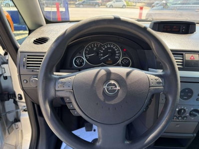 Opel Meriva 1.8 16V Cosmo (12)