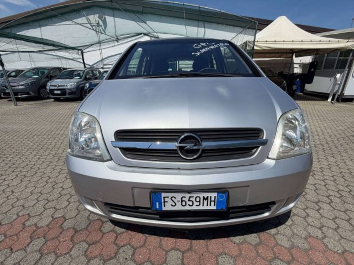 Opel Meriva 1.8 16V Cosmo (15)