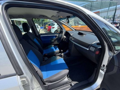 Opel Meriva 1.8 16V Cosmo (2)