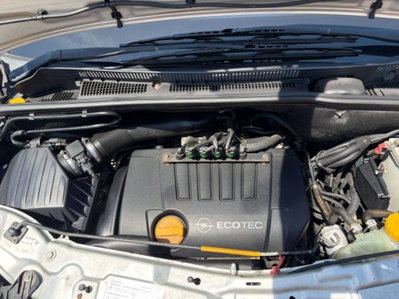 Opel Meriva 1.8 16V Cosmo (3)