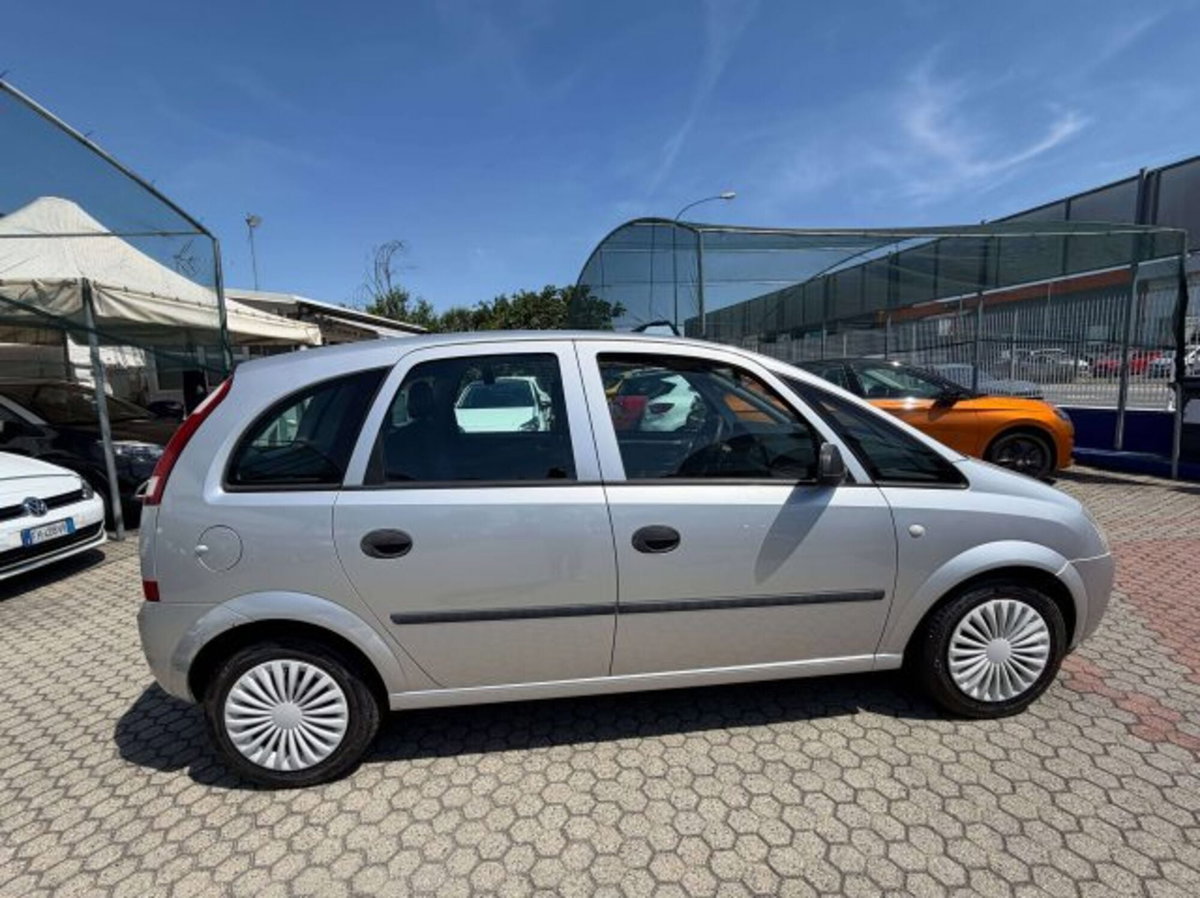 Opel Meriva 1.8 16V Cosmo (4)