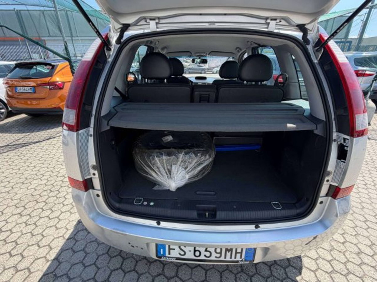 Opel Meriva 1.8 16V Cosmo (5)