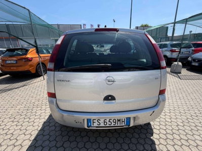 Opel Meriva 1.8 16V Cosmo (6)