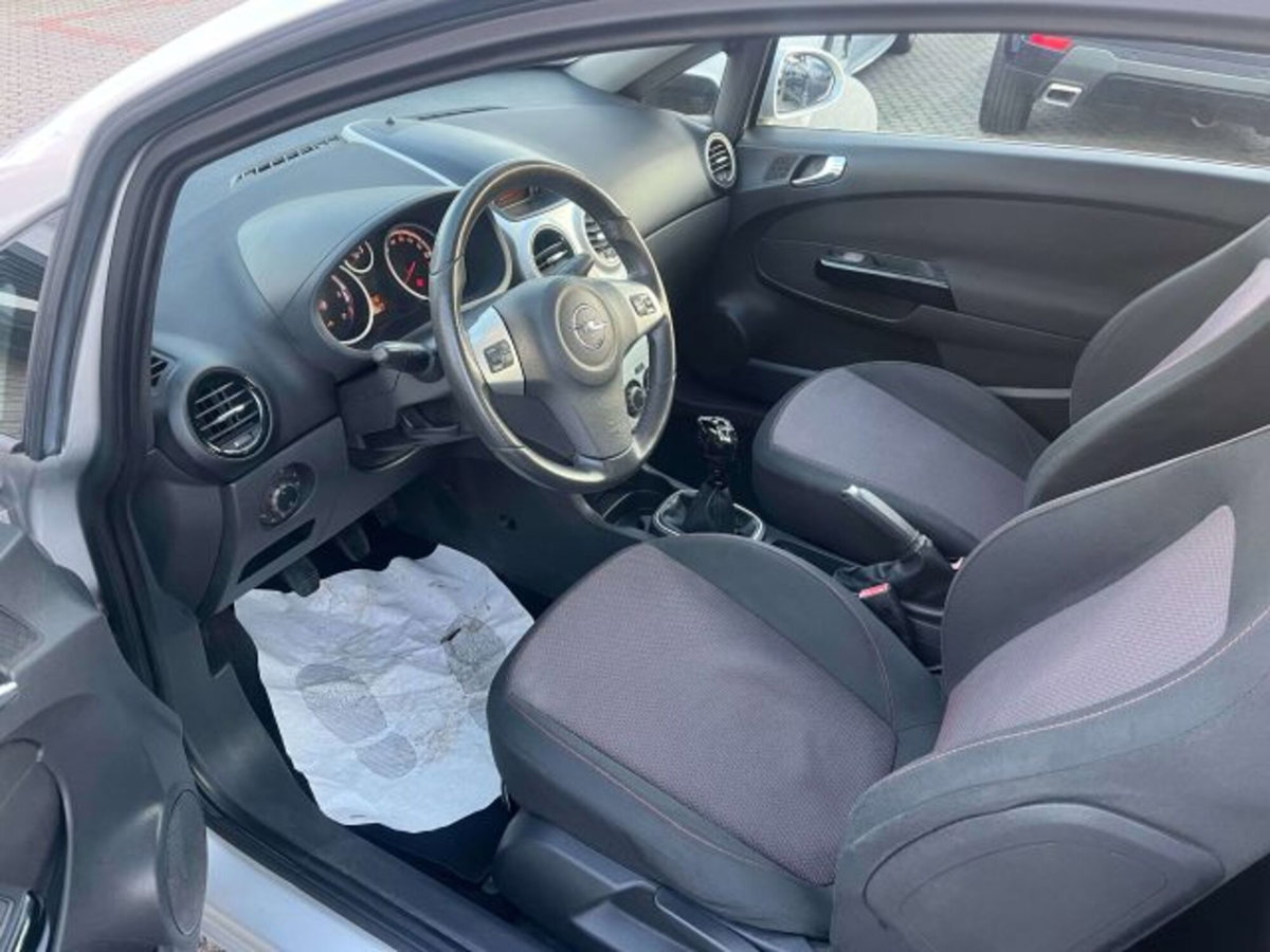 Opel Corsa 1.3 CDTI 75CV 3 porte Sport (12)