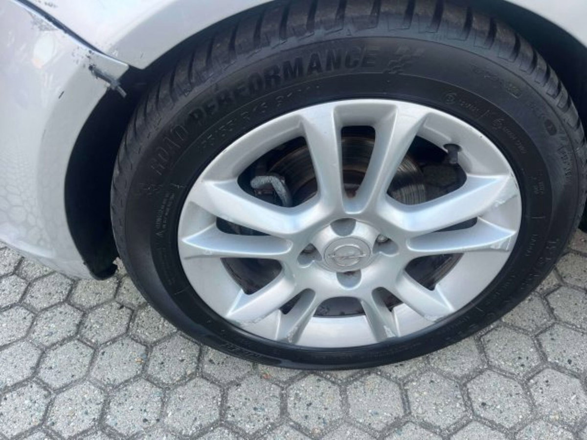 Opel Corsa 1.3 CDTI 75CV 3 porte Sport (13)