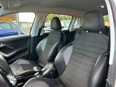 Peugeot 2008 100 Black Matt (11)