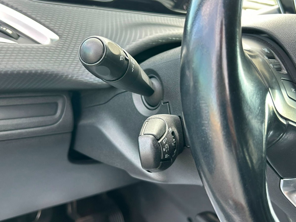 Peugeot 2008 100 Black Matt (18)
