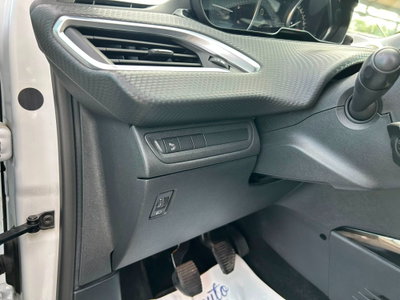 Peugeot 2008 100 Black Matt (19)