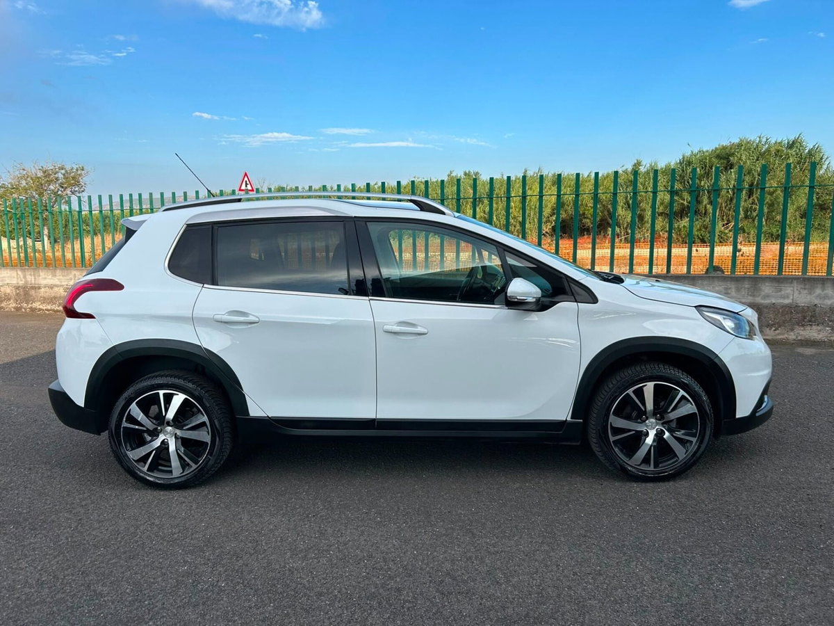 Peugeot 2008 100 Black Matt (4)