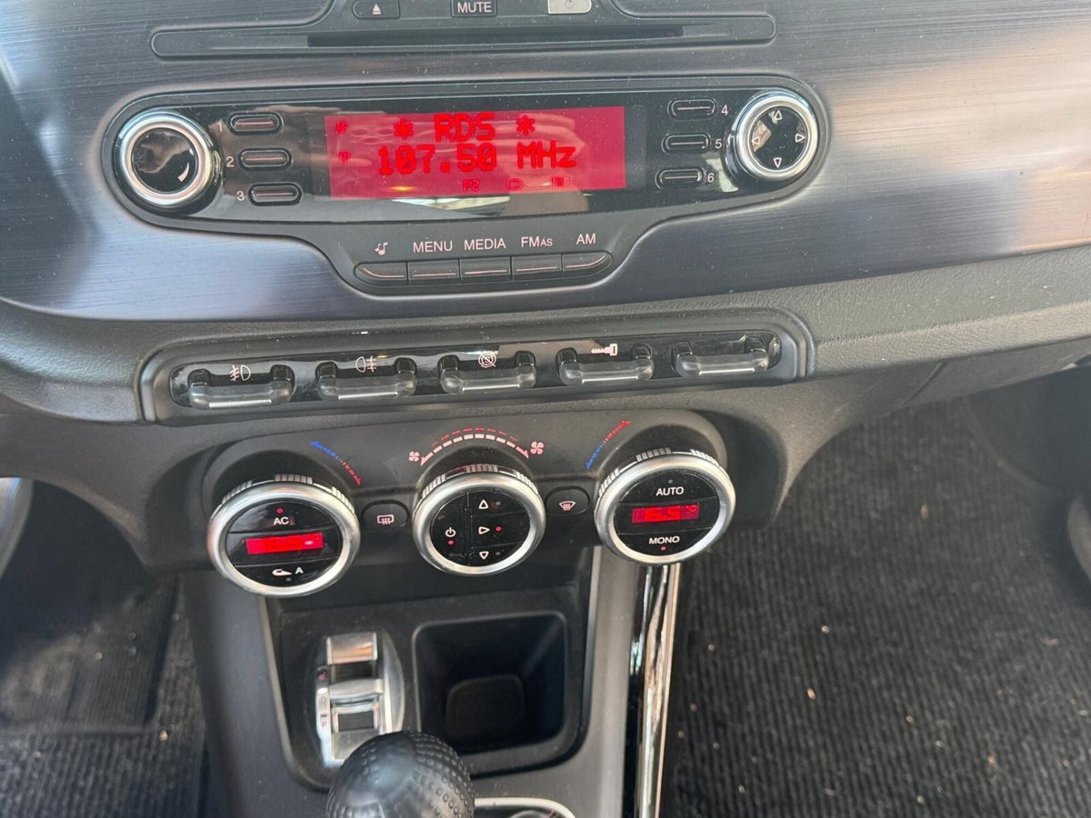 Alfa Romeo Giulietta 1.6 JTDm-2 Exclusive (10)