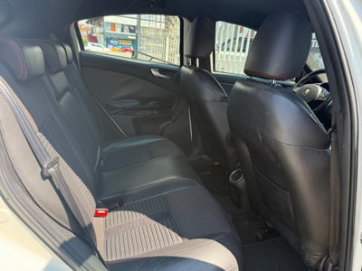 Alfa Romeo Giulietta 1.6 JTDm-2 Exclusive (14)