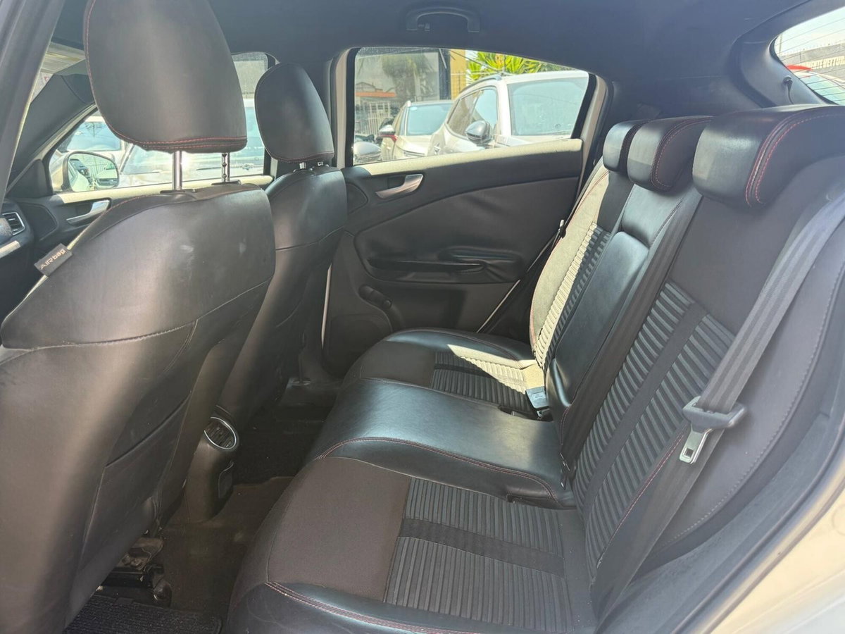 Alfa Romeo Giulietta 1.6 JTDm-2 Exclusive (15)