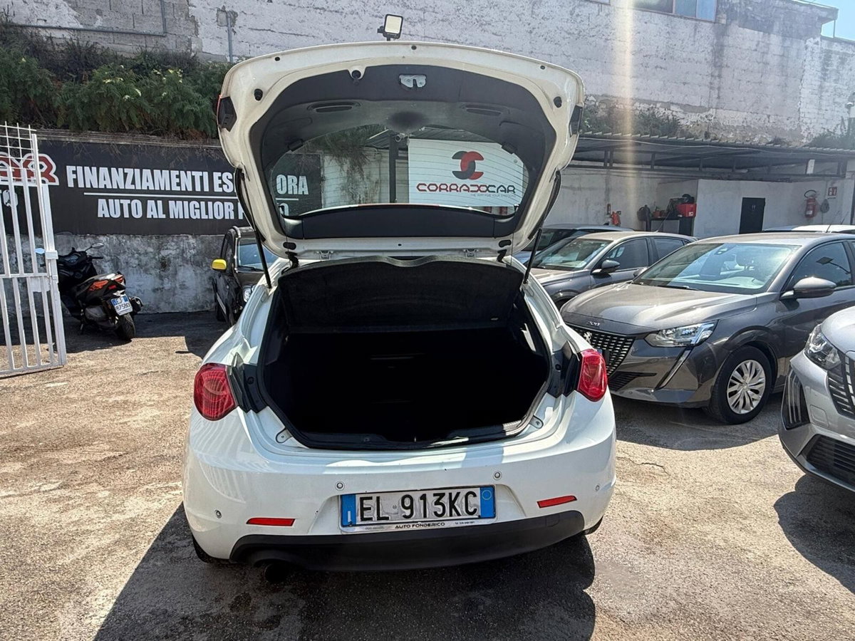 Alfa Romeo Giulietta 1.6 JTDm-2 Exclusive (19)